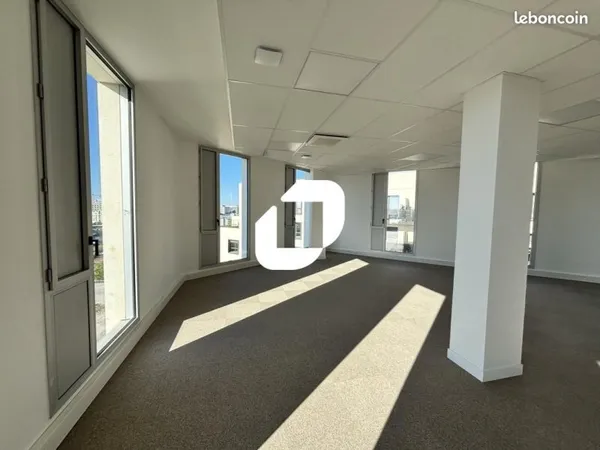 Bureau 488 m²