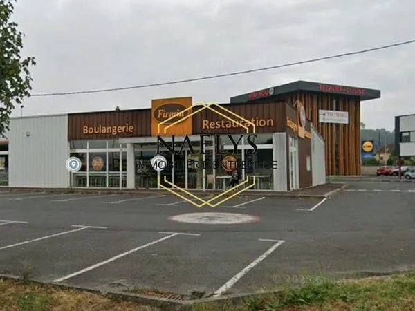 Local commercial 256 m²
