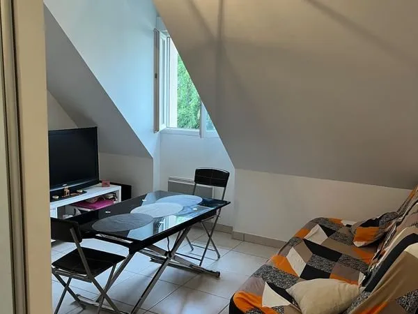 Appartement 2 pièces - Longjumeau proche gare avec parking (box fermé) - 850 euros / mois CC