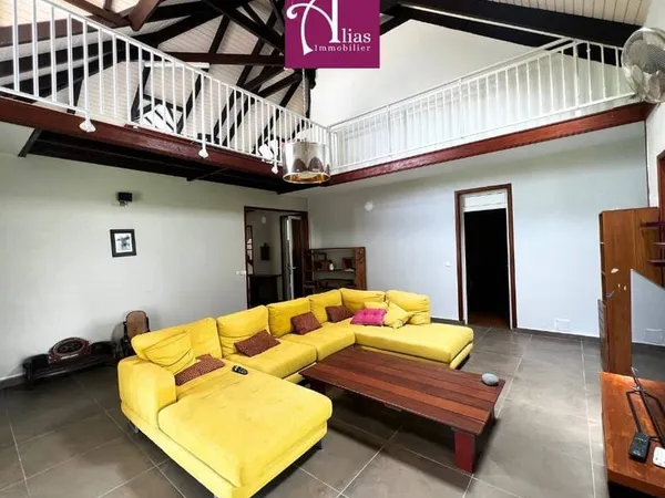 Maison 6 pièces 217 m²