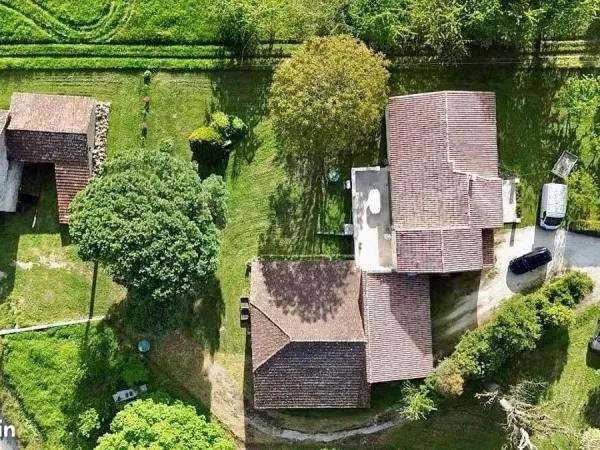 Propriété 5 pièces 209 m²