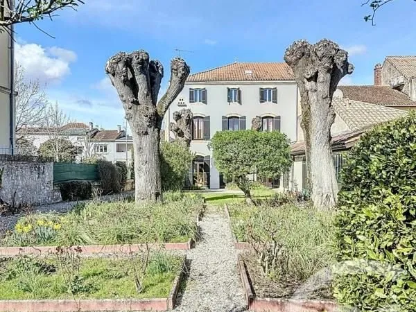 Maison 7 pièces 210 m²