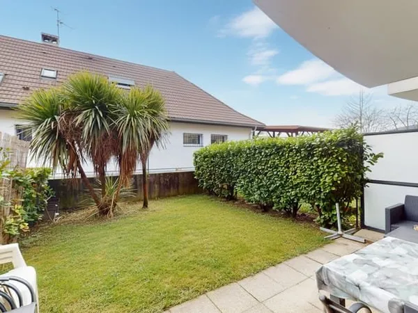 T2 45 m² en rez-de-jardin avec 64 m² de jardin - Gières