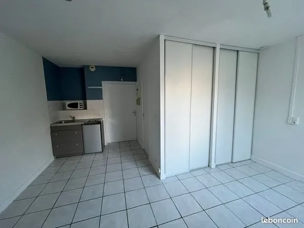 Loue studio 18 m2 Brest hyper centre, exclusivement pour étudiant.e