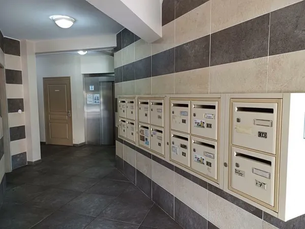 Bureaux en RDC de 86.82 m²