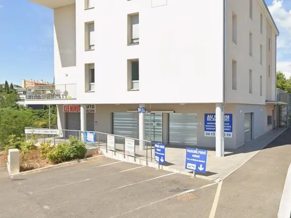 Local commercial 222 m²
