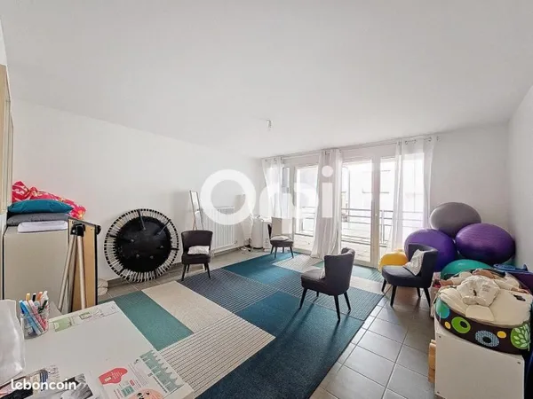 Bureau 77 m²