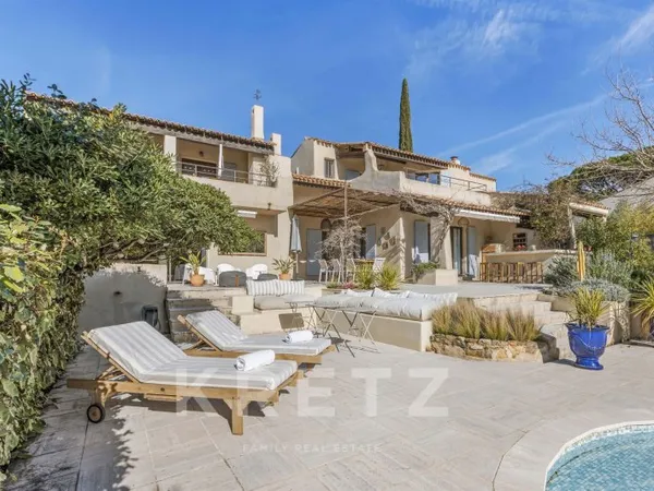 Sainte-Maxime, magnifique villa provençale proche des plages.