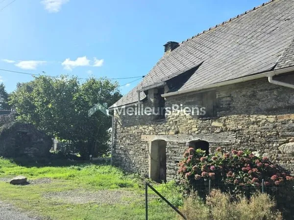 Maison à rénover avec potentiel d'environ 75m²