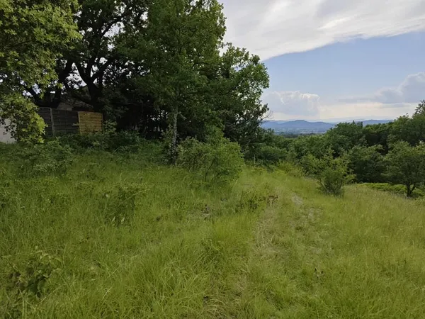 A vendre BARJAC TERRAIN A BATIR