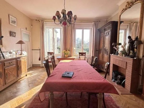 Maison 10 pièces 245 m²