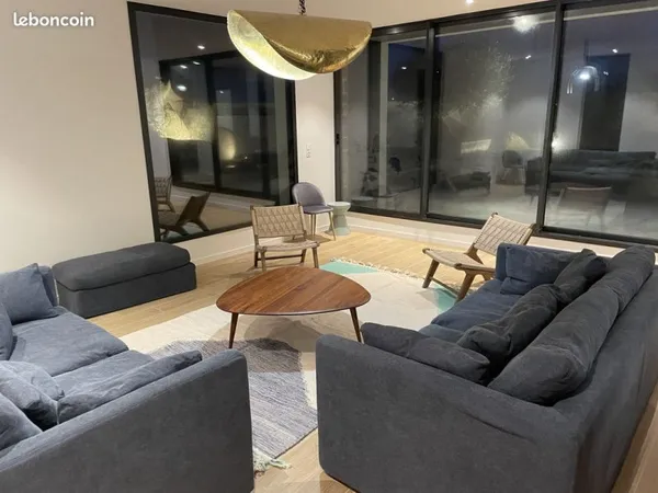 Villa 12 pièces 230 m²
