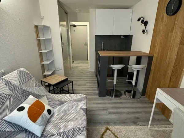 Studio meublé 17m2- Faubourg de l'Arche