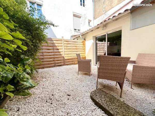 Duplex 3 pièces 85 m² avec extérieur - hyper centre La Rochelle