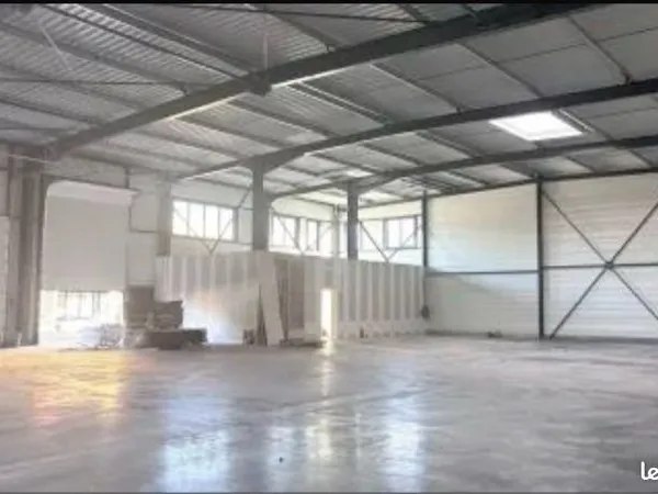 Entrepôt neuf 300 m² - Bierne (59380)