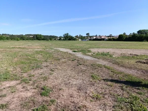 Terrain 450 m²