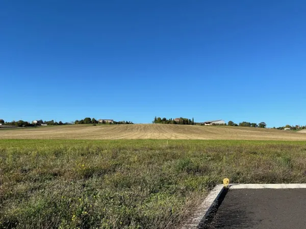 Terrain 629 m²