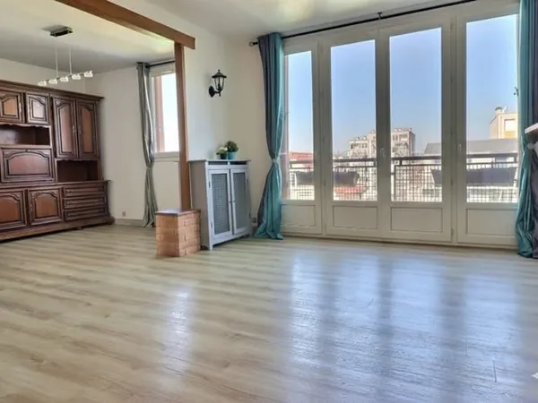 APPARTEMENT FAMILIAL 83 M² avec le Charme de l'Ancien