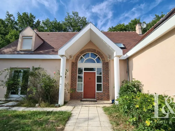 MAISON CONTEMPORAIRE EN LISIERE DU GOLF