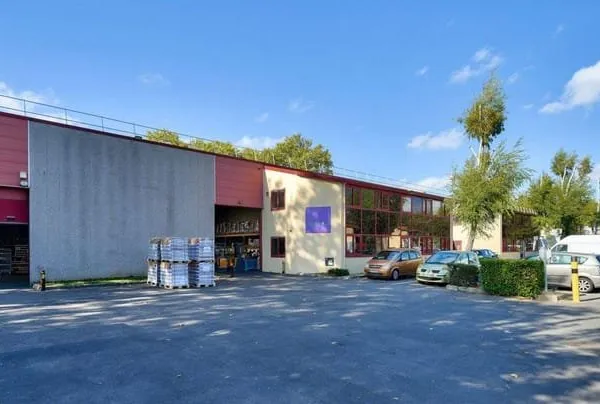 Entrepôt 1195 m²