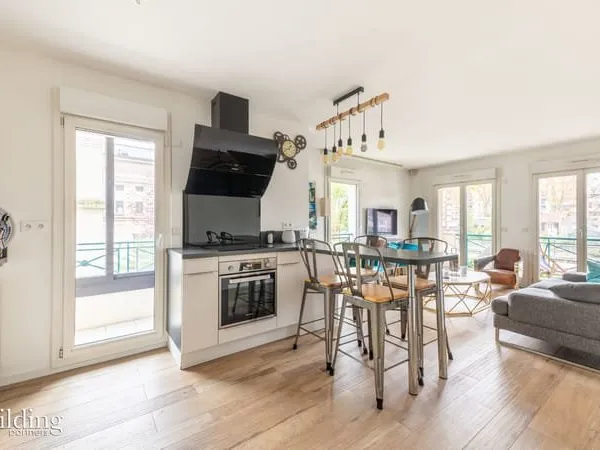Face Seine - 70m² avec 2 chambres et balcon