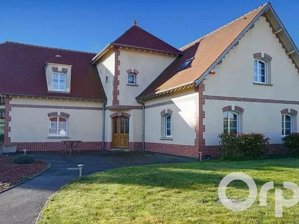 Maison 6 pièces 243 m²
