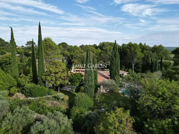Maison de plain-pied 7 pièces 180 m²