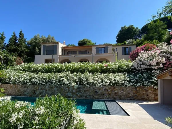 Écrin de luxe avec magnifique vue mer - village à pied