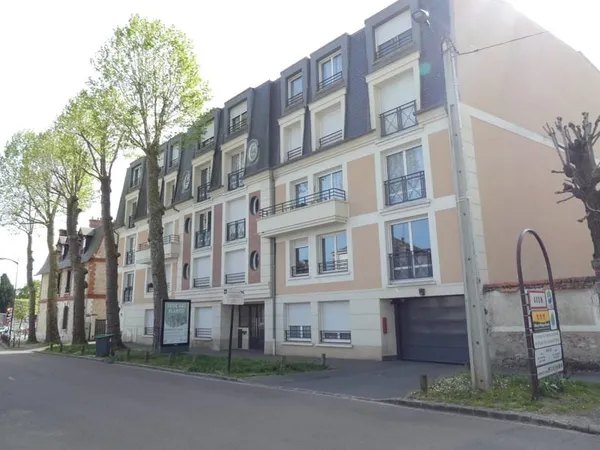 Appartement 3 pièces meublé en résidence récente, avec parki