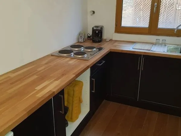 Studio rénové et meuble à côté du lycée arago