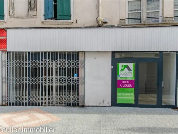 Local commercial 130 m²