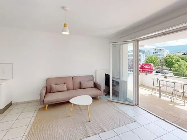 Appartement 2 pièces meublé- + place de parking privée.