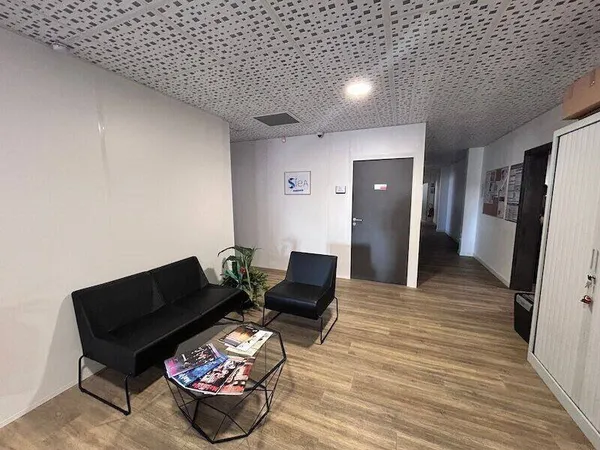 Bureaux 310 m²