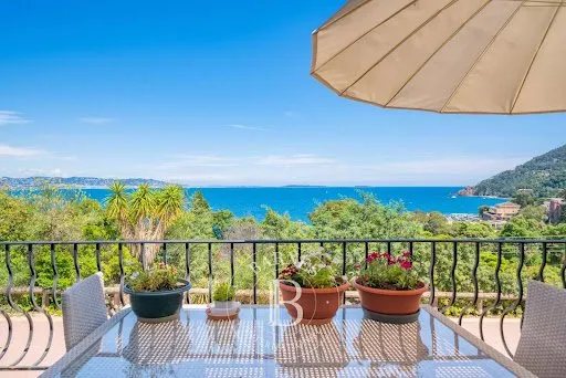 Villa 10 pièces 284 m²