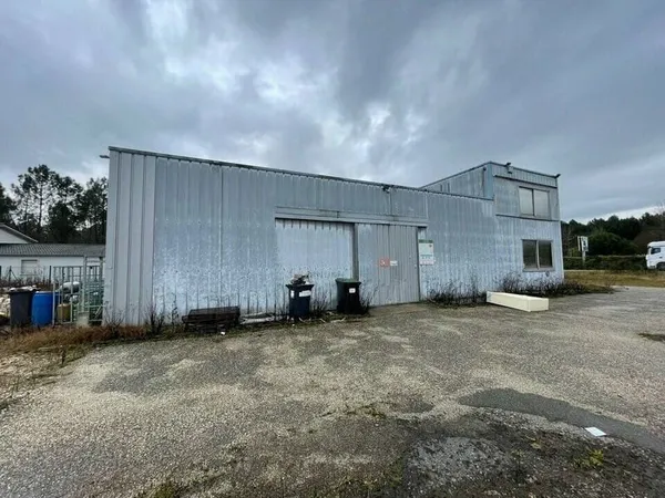 Local d'activité 330 m²