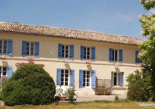 Ensemble immobilier longère 330 m2 + dépendance