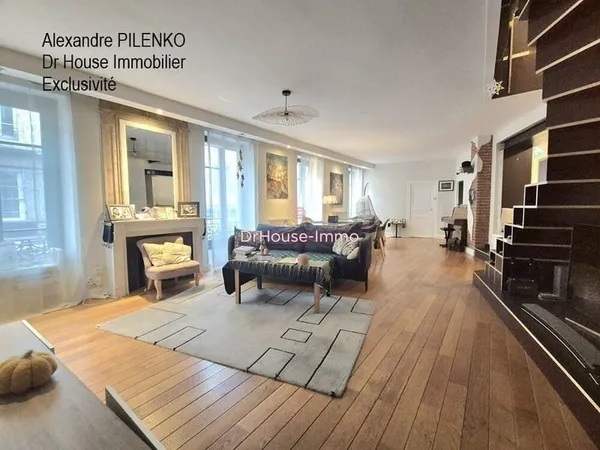 Appartement T6 - 174m2 - Terrasse 30m2 - place de parking - grenier aménageable -