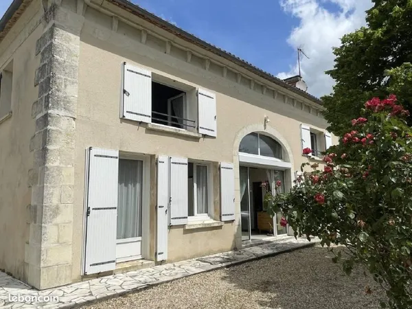Maison 5 pièces 235 m²