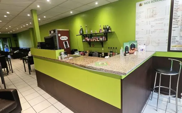 Local commercial 1 pièce 110 m²