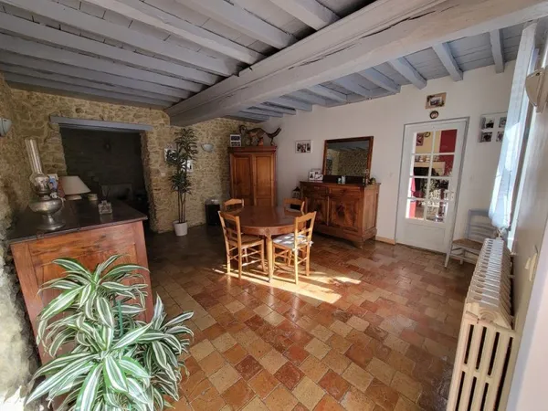 Maison de bourg en pierres