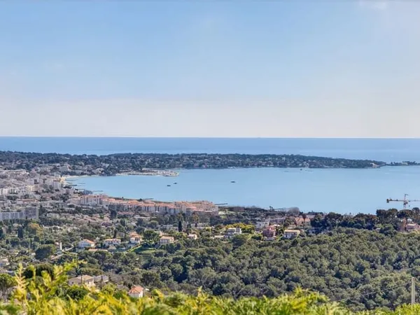 Maison 4 pièces 270 m²