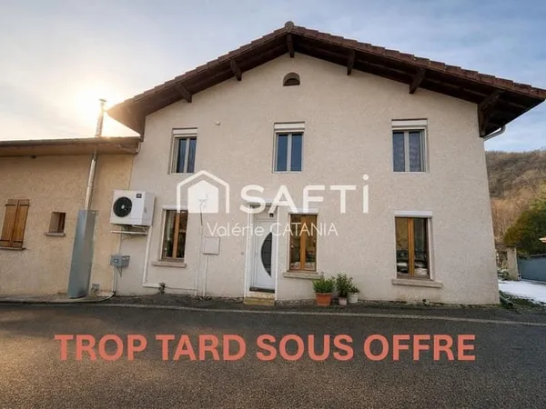 A Morette, maison mitoyenne de 137m² habitables.