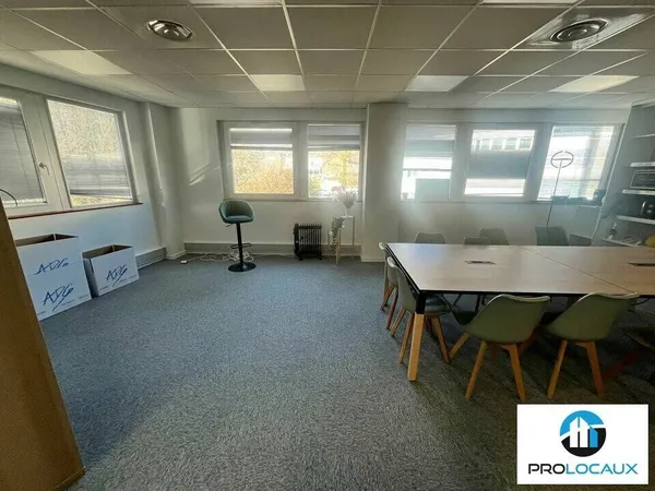 Bureau 117 m²
