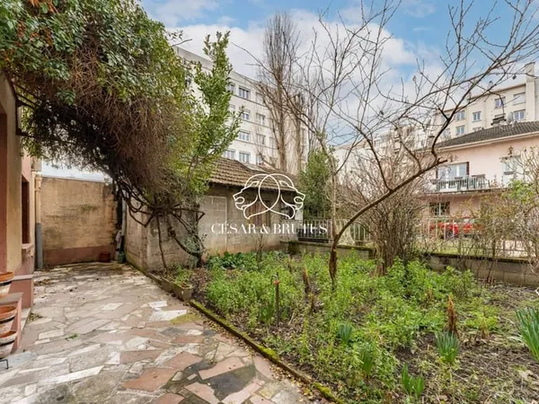 Appartement en arrière cour