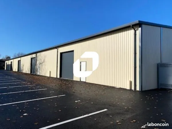 Local d'activité 444 m²