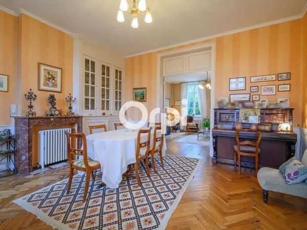 Maison 6 pièces 270 m²