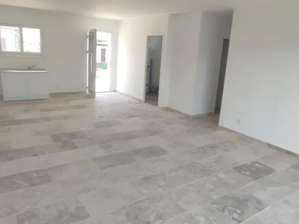 Maison neuve de 90m2 3 ch jardin RE2020 5 min de St Seurin sur l'isle