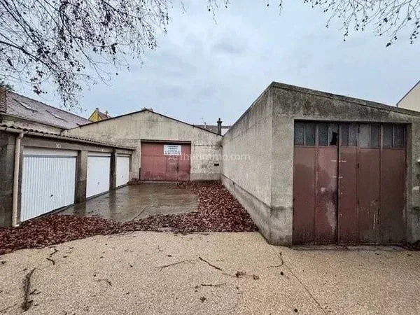 Entrepôt 272 m²