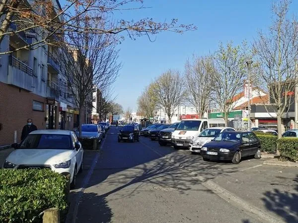 Boutique 50 m² ATHIS MONS