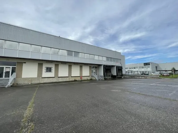 Local d'activité 10463 m²